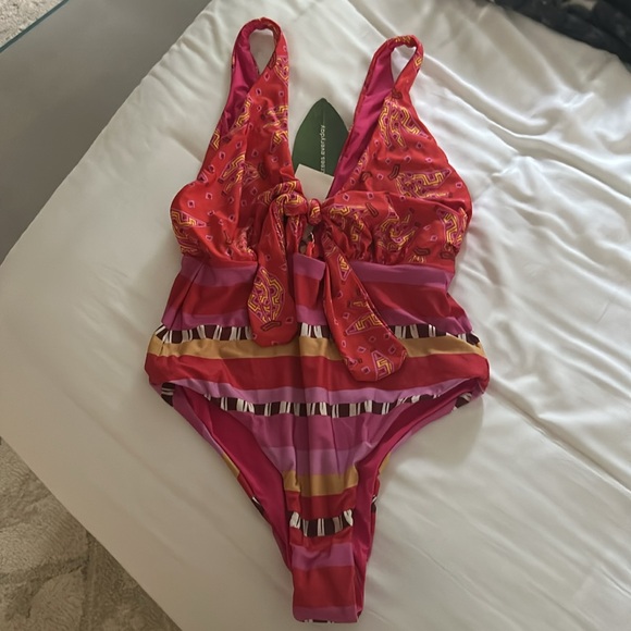 Farm Rio Tiki Banana One Piece - Picture 4 of 6